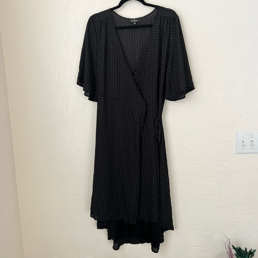 Lulu’s black triangle dot hi low wrap dress▪️size XL